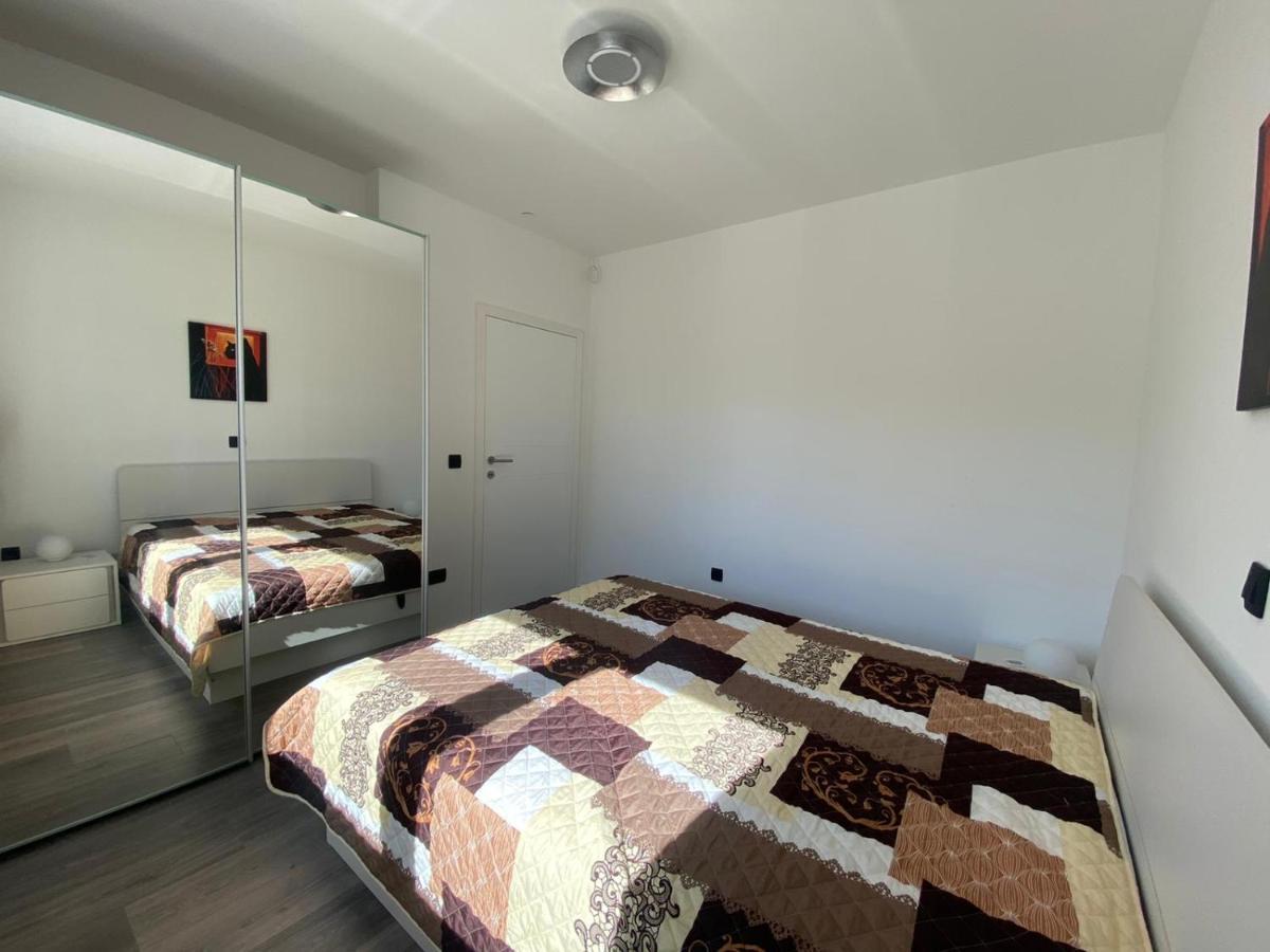 Apartment Primero Примоштен Екстер'єр фото